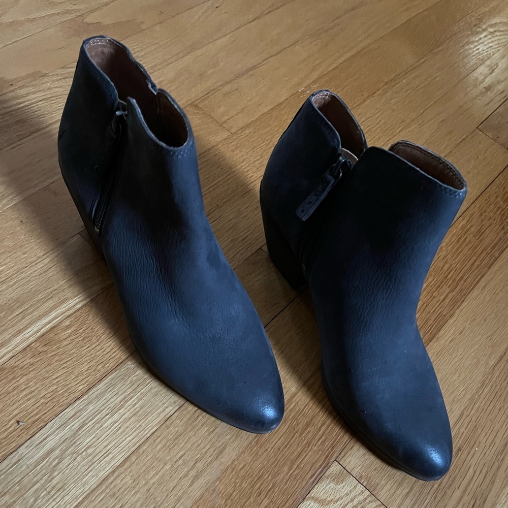 Frye Judith Double Zip Grey Suede Leather Ankle Boots
Booties Size 10